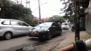 Saat Jalan Padat Oleh Kendataan